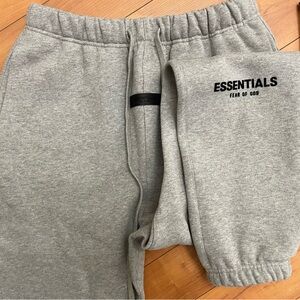Essentials men snall dark grey oatmeal Sweatpants